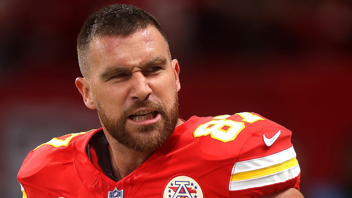 Travis Kelce reacts