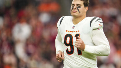 GLENDALE, AZ - OCTOBER 08: Trey Hendrickson #91 of the Cincinnati Bengals runs off of the field during an NFL game against the Arizona Cardinals at State Farm Stadium on October 8, 2023 in Glendale, Arizona. (Photo by Cooper Neill/Getty Images)