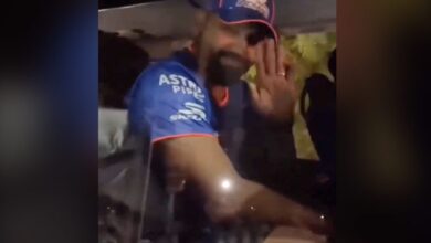 Video: Stuck In Traffic, Rohit Encounters "Hamara Captain Kaisa Ho? Chants. His Reaction