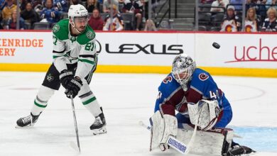 NHL analyst Paul Bissonnette rips officials after Stars' goal called off, suggests ref bet on game