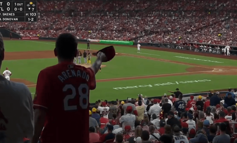 Paul Skenes gets standing ovation from opposing Cardinals fans