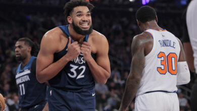 Knicks fans, NBA world stunned by shock Karl-Anthony Towns trade