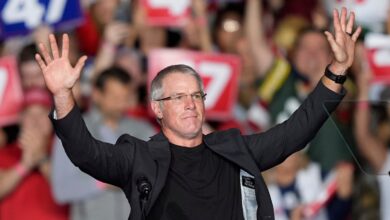 Brett Favre rips Joe Biden for 'garbage' comments, says 'it would be insane' to vote Kamala Harris