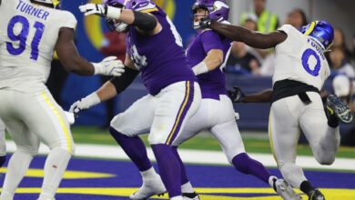 Referees miss face mask penalty to send Vikings to brutal loss