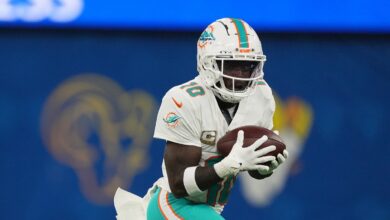 Dolphins snap 3-game losing streak with much-needed win over Rams