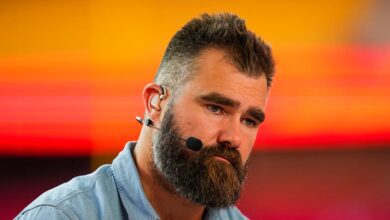 Jason Kelce berated by angry fan in California over autograph signing